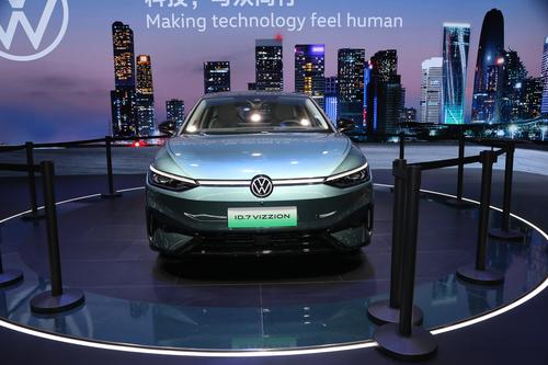 不装了！上市3月就降价3万，大众ID.7 VIZZION香吗？
