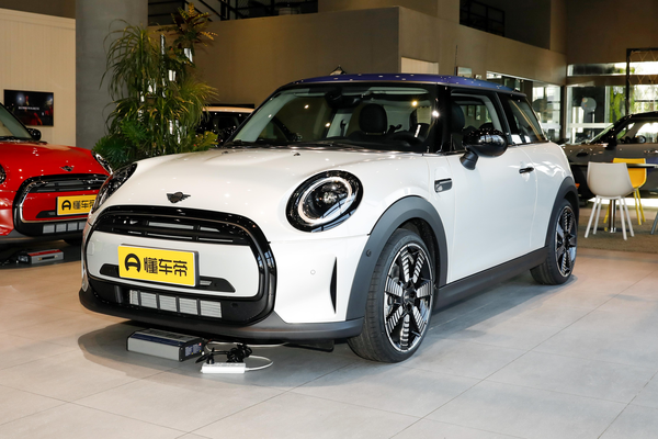 MINI 2022款 1.5T COOPER The Coopers 纪念版厂商_基本信息图