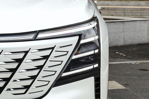 1.5T+8AT，油耗不到7个，空间够大，10万级家用SUV看这款