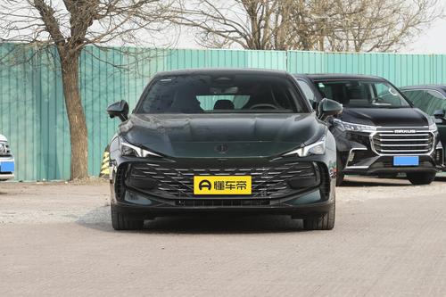 名爵MG 7：运动定位提供四出排气，2.0T发动机百公里提速6.5秒！