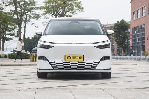 小鹏X9顶配车型，车长5293mm，提供0息0首付值得买吗？