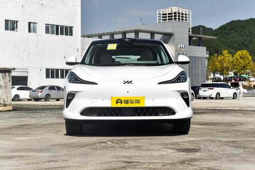 中大型轿跑SUV，续航701km，这车适合年轻人，带劲吗？