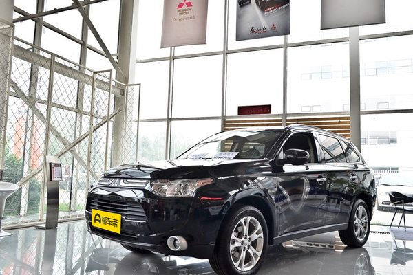 欧蓝德(进口) 2013款 2.4L 四驱豪华导航版 5座厂商_基本信息图