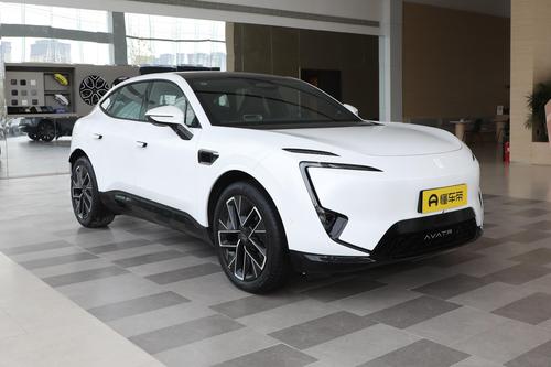 阿维塔11与问界M7对比，外观内饰各有特色，谁更值得购买？