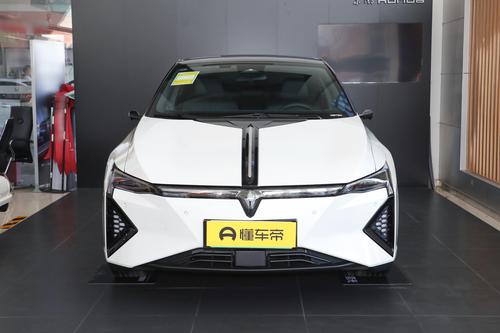 东风本田入局！首款纯电中型车售12.98万，内饰五联屏，续航520km