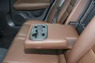 后排中央扶手