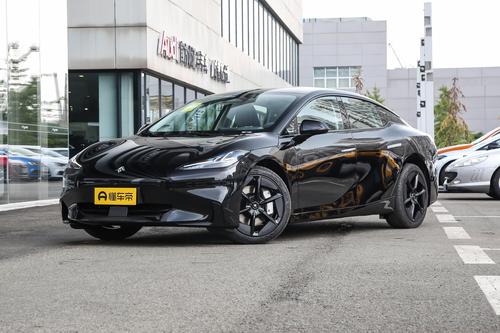 定位中大型轿车，配后驱340Ps，续航710km，昊铂GT这款车咋样？