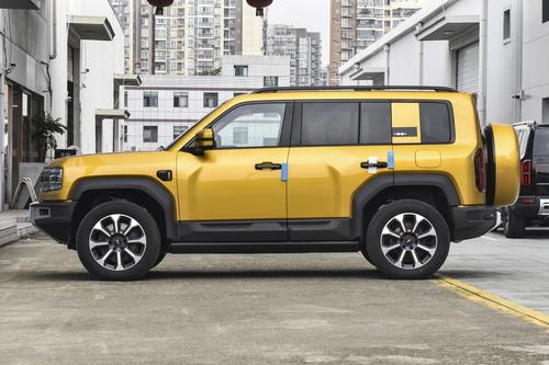 比亚迪上硬菜！1.5T插电+续航1200km，还带云辇-P技术，售27.98万