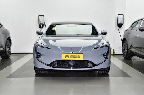 对标奔驰E级，配鸿蒙座舱+华为智驾，综合续航1155km，这款车香吗