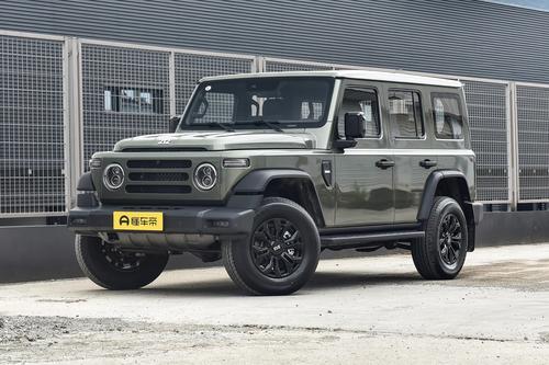 有情怀亦兼备实力，国产老炮儿来了！212 T01上市，13.99万起售