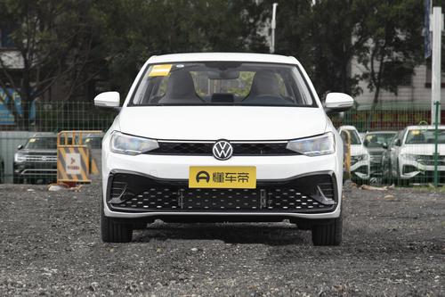 上汽大众朗逸，购置税限时全免，1.5L+6AT组合，油耗低，适合家用