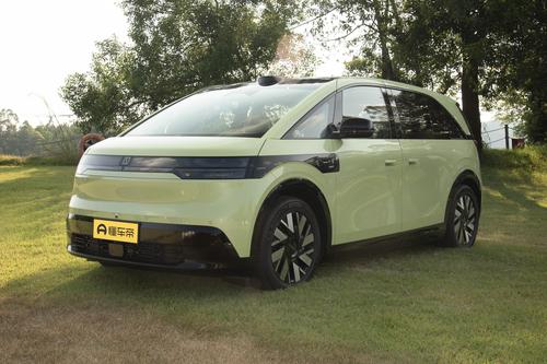 极氪放大招了！配800V快充+智驾系统，五座MPV，极氪MIX带劲吗？