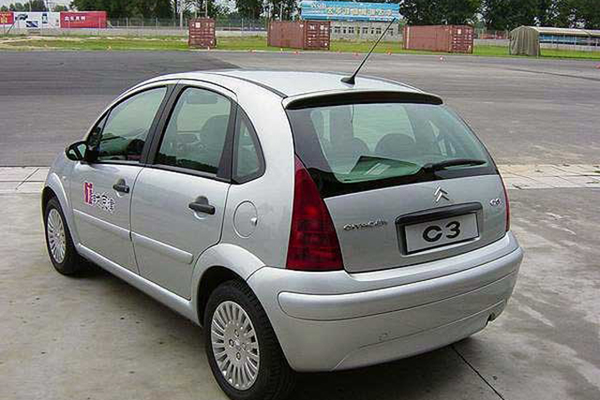 雪铁龙C3 2004款 1.6 Pluriel厂商_基本信息图