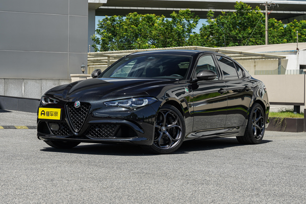 Giulia朱丽叶 2024款 2.9T V6 520HP 四叶草Super Sport黑标限量版厂商_基本信息图