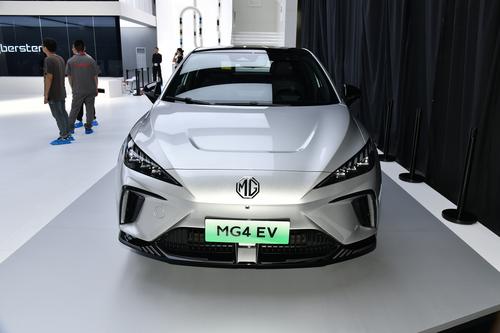 名爵MG4 EV官降3万，起售价10.98万，后驱纯电架构，性价比凸显