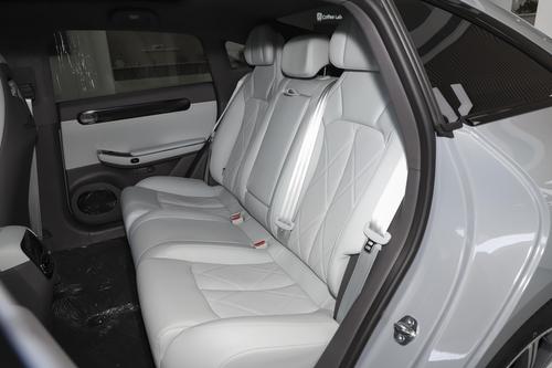 新势力出搅局者，不到15万能选C级轿跑，轴距超2米9，解读零跑C01