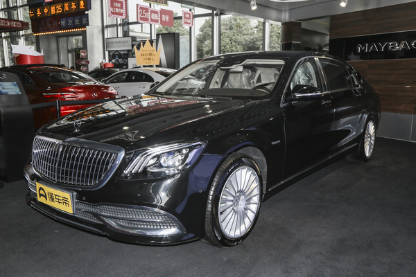 迈巴赫S级 2019款 改款 S 450 4MATIC第二排小桌板_座椅配置图