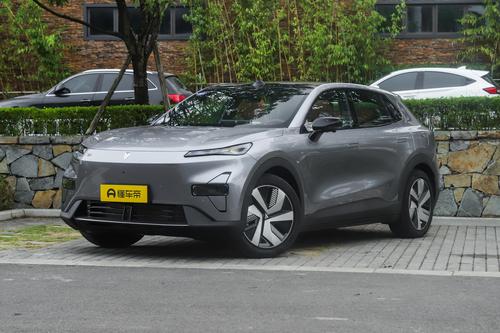 售14.99万，综合续航1234公里，体验深蓝S05增程版