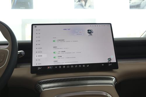 MPV“新生代”，天玑系统+双腔空悬+800V快充，还有0首付0息，香