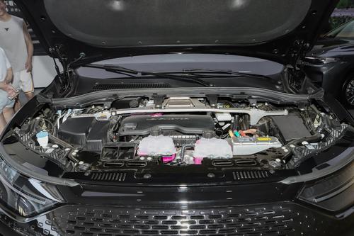 零跑出招了！月销破万！标配28个传感器，14.88万起，零跑C11带劲