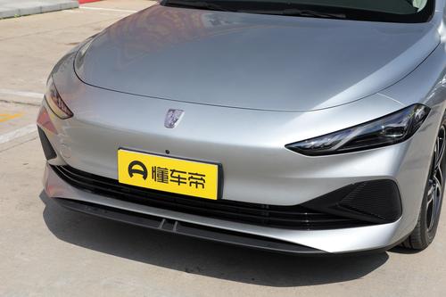限时10.98万起，定位中型轿车，还配插混动力，荣威D7 DMH香吗？