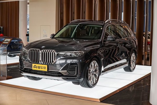 宝马X7 2021款 xDrive40i 领先型豪华套装后悬挂形式_底盘/转向图