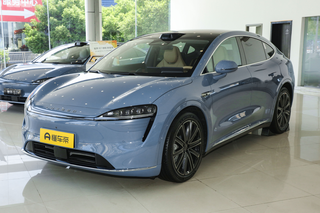 2025款智界R7上市，综合续航1673km+400V平台+空悬，适合年轻人图1