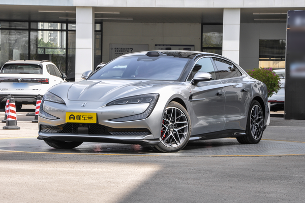 仰望U7 EV 2025款 四座旗舰版百公里耗电量(kWh/100km)_基本信息图