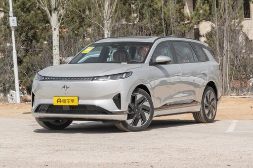 16万出头买"平替"理想L8，5/6座可选，空间大、配置高，还很省油