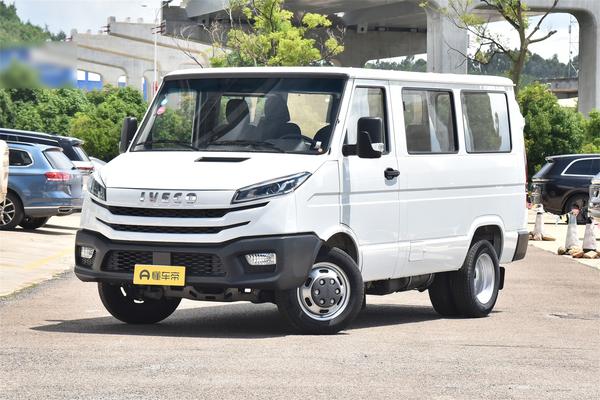 依维柯得意 2024款 A35M1中级营运乘用车 2.5T国六 手动挡 短轴中顶单胎 手动门上市时间_基本信息图