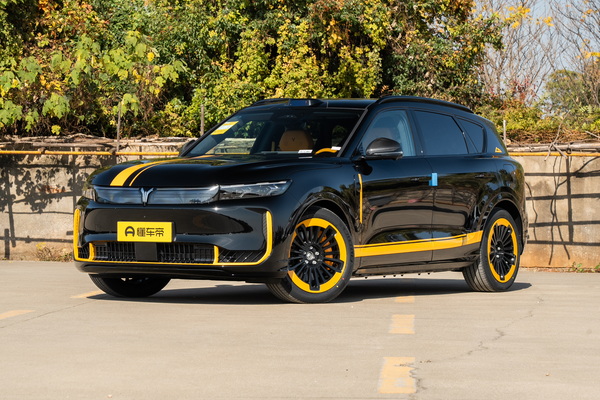 岚图FREE 2025款 FREE+ 四驱运动定制版厂商_基本信息图