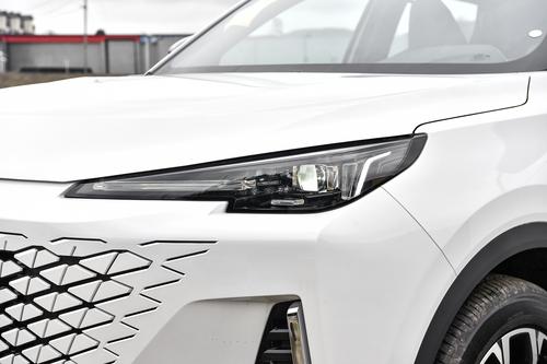 放大招了！插混SUV不到8万起，7.3s破百，年轻人买车看可以这款