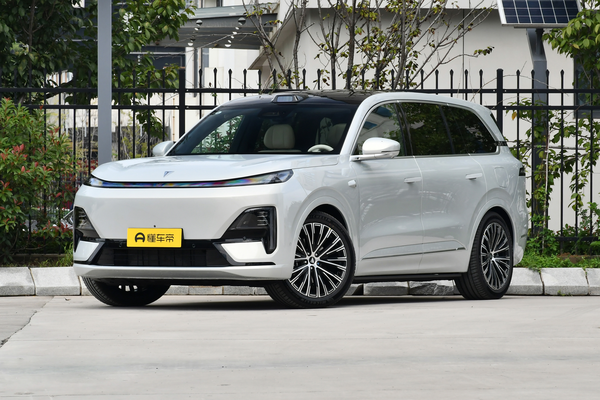 深蓝S09 2025款 四驱Ultra+ 超长续航高定版厂商_基本信息图