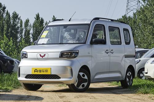 新车 | 售5.78万元，续航305公里/配置升级，五菱之光EV新车型上市