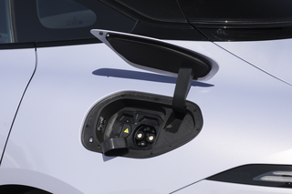 阿维塔“添丁”，20.99万起，空气悬挂+6.6s破百，香吗？图2