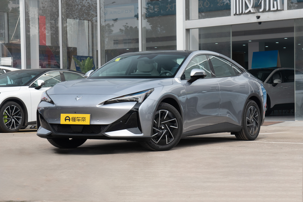 极狐 阿尔法S5 2025款 改款 560PRO 185kW厂商_基本信息图