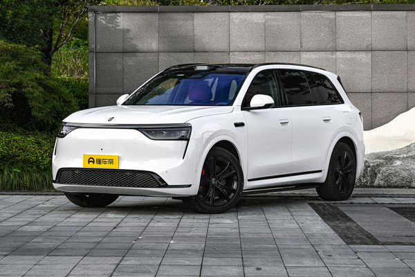 问界M8 2025款 纯电 Ultra 六座四驱版厂商_基本信息图