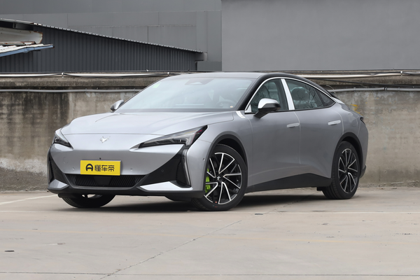 极狐 阿尔法S5 2025款 改款 708MAX 200kW厂商_基本信息图