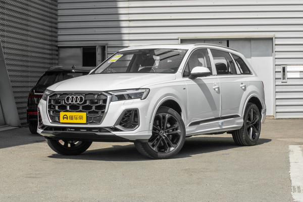 奥迪Q7 2025款 55 TFSI quattro S line运动型厂商_基本信息图