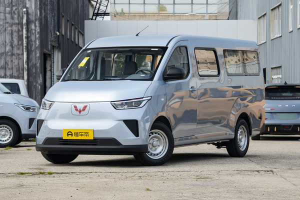 五菱扬光 2025款 400km 客车版舒适型6座厂商_基本信息图