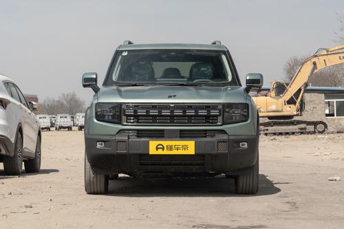 10万级越野SUV黑马？三电机四驱+220km纯电续航，山海T1真的香！