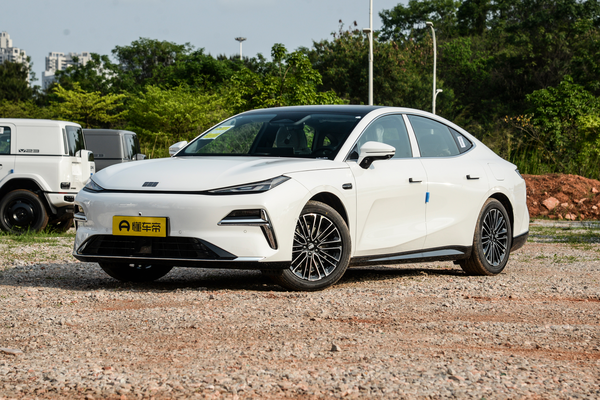 银河星耀8 PHEV 2025款 130km EM-i 尊贵版高(mm)_车身图