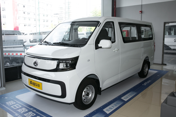 睿行EM80 2025款 客运版 舒适型7座300km背掀门70kW前悬挂形式_底盘/转向图