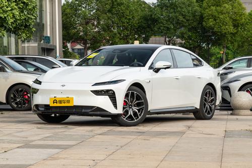 买中大型车看看这款，11.59万起，增程/纯电可选，2025款eπ007