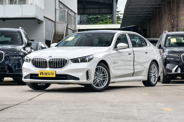 宝马5系 2025款 525Li 豪华套装日间行车灯_灯光配置图