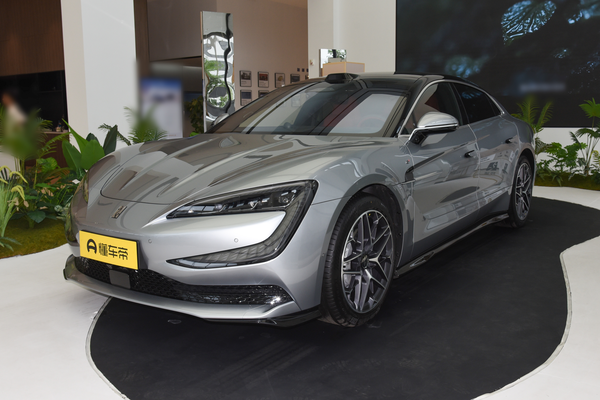 仰望U7 EV 2025款 五座豪华版官方百公里加速时间(s)_基本信息图