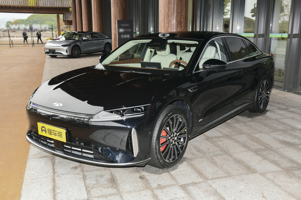 风云A9L 2025款 光辉 四座尊享版厂商_基本信息图