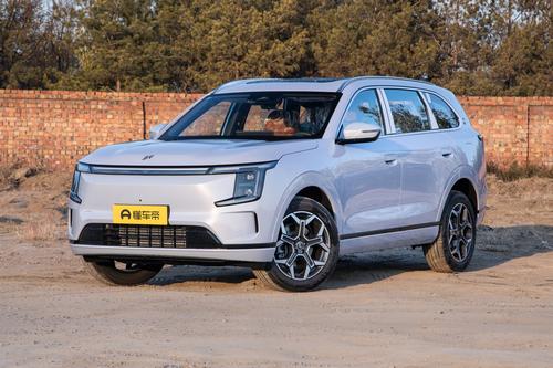 捷途山海L7 PLUS续航可达1700km，俗称“旅行小房车”，适合家用