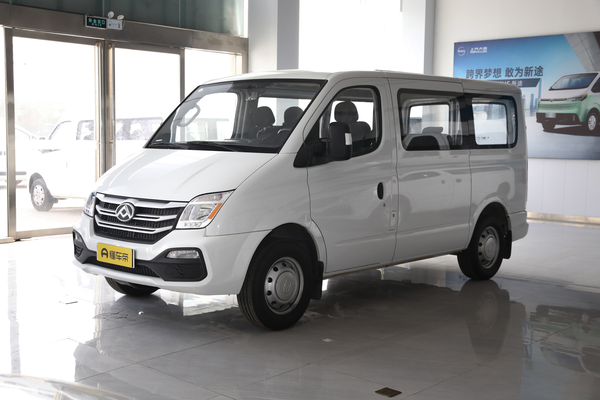 新途V80 2025款 改款 超值版 2.0T 手动傲运通短轴超低顶127Ps 5/6座厂商_基本信息图