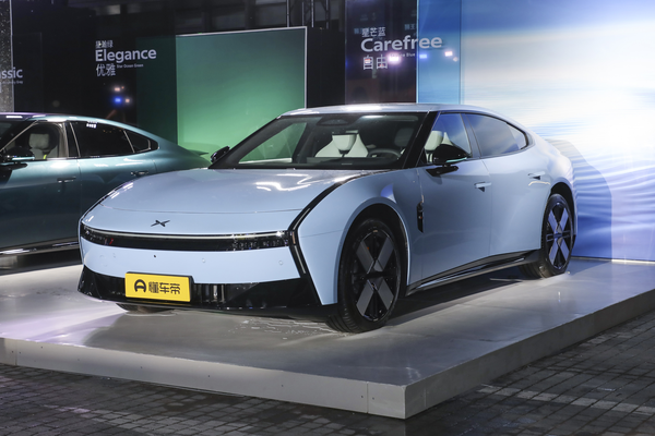 小鹏P7 2025款 750 四驱高性能 Ultra厂商_基本信息图